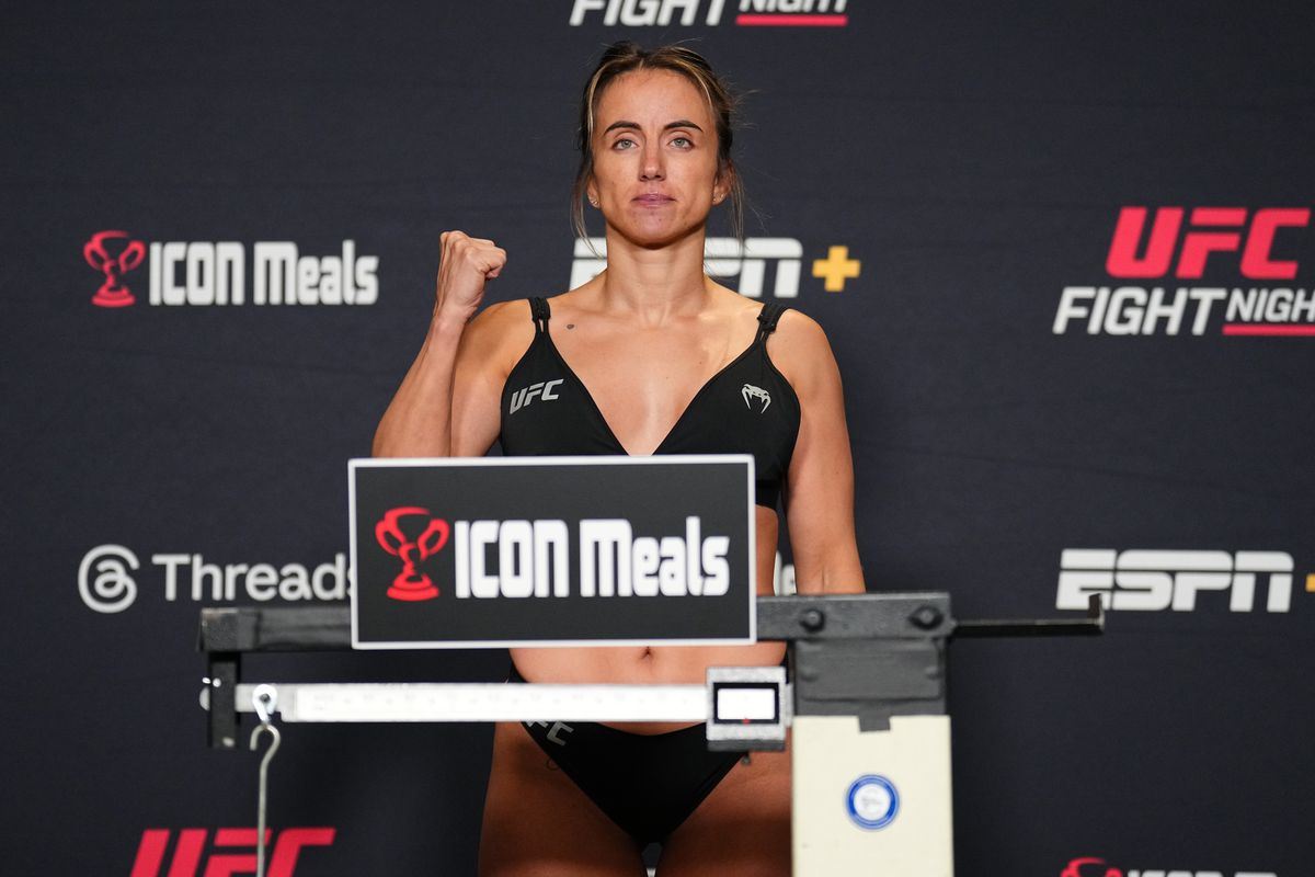 Preview Тренер Мэйси Барбер: Звезда UFC ‘умоляла’ остаться на турнире UFC Vegas 107 после проблем со здоровьем