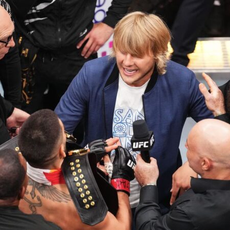 Легенда Bellator Хуан Арчулета эффектно нокаутировал соперника летящим коленом на региональном турнире