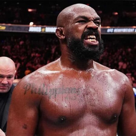 Джон Джонс ответил на «интересную» теорию аналитика UFC о внезапном уходе загадочным сообщением