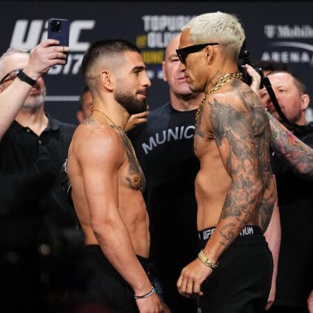 Макс Холлоуэй прогнозирует быстрый финиш в главном бою UFC 317 между двумя своими бывшими соперниками