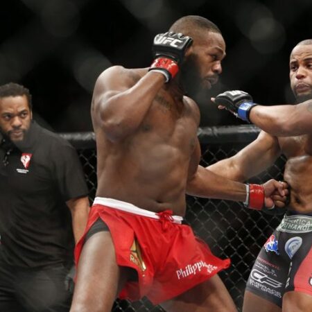 Дэниел Кормье удивлен, как быстро Джона Джонса удалили из ростера UFC: «Думаю, есть некоторое разочарование»