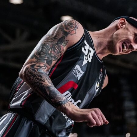 Непобедимый Дух: История Возвращения Акилле Полонары Домой в Борьбе с Лейкемией