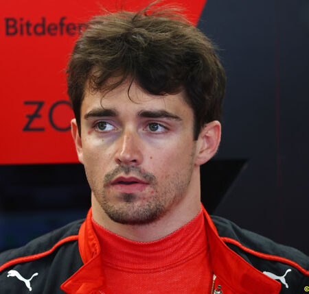 Шарль Леклер и Искусство Сохранять Спокойствие: Когда Радио Становится Лишним