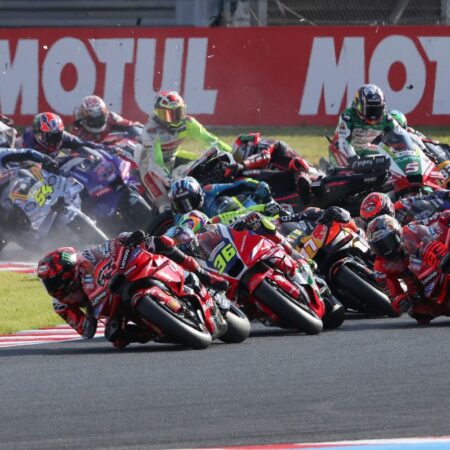 Спринт Гран-при Японии MotoGP 2025: Багнайя возвращается, Маркес почти чемпион, а Мартин выбывает