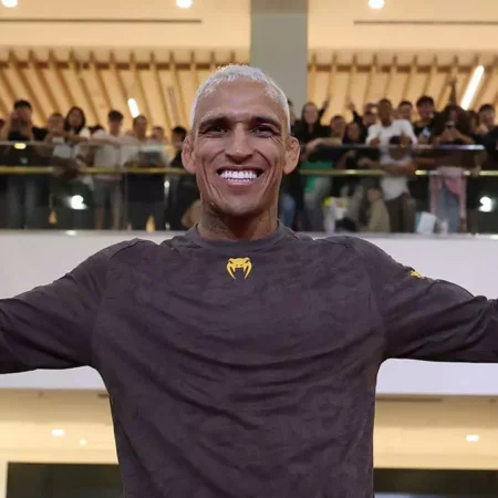 Чарльз Оливейра объявляет Мераба Двалишвили законным номером один в рейтинге P4P