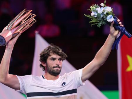 Триумф аутсайдера: Как Валентин Вашеро переписал историю Шанхая