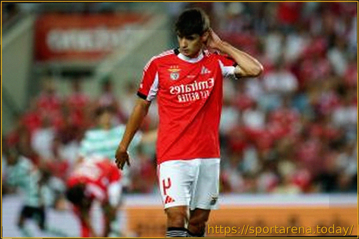 Preview Клубы Бундеслиги проявляют интерес к Антониу Силве из «Бенфики», который, как сообщается, стремится сменить клуб