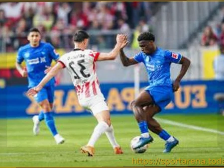 Поздний гол Гинтера принес ничью «Фрайбургу» в триллере с «Байером», Грифо сравнивает рекорд