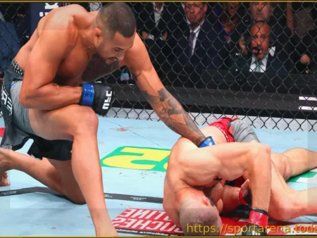 Легенда UFC ставит под сомнение подход Джири Прохазки «руки вниз» после поражения на UFC 327