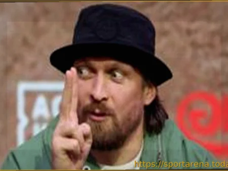 Александр Усик защищает решение провести бой с Рико Верховеном