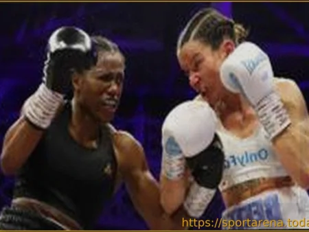 Дюбуа объединила чемпионские титулы, одолев окровавленную Харпер