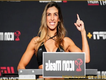 Маккензи Дерн проведет первую защиту титула против Джиллиан Робертсон на UFC 330 в Филадельфии